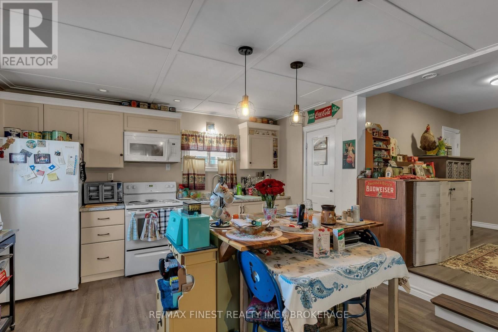 186 THOMAS STREET Image 7