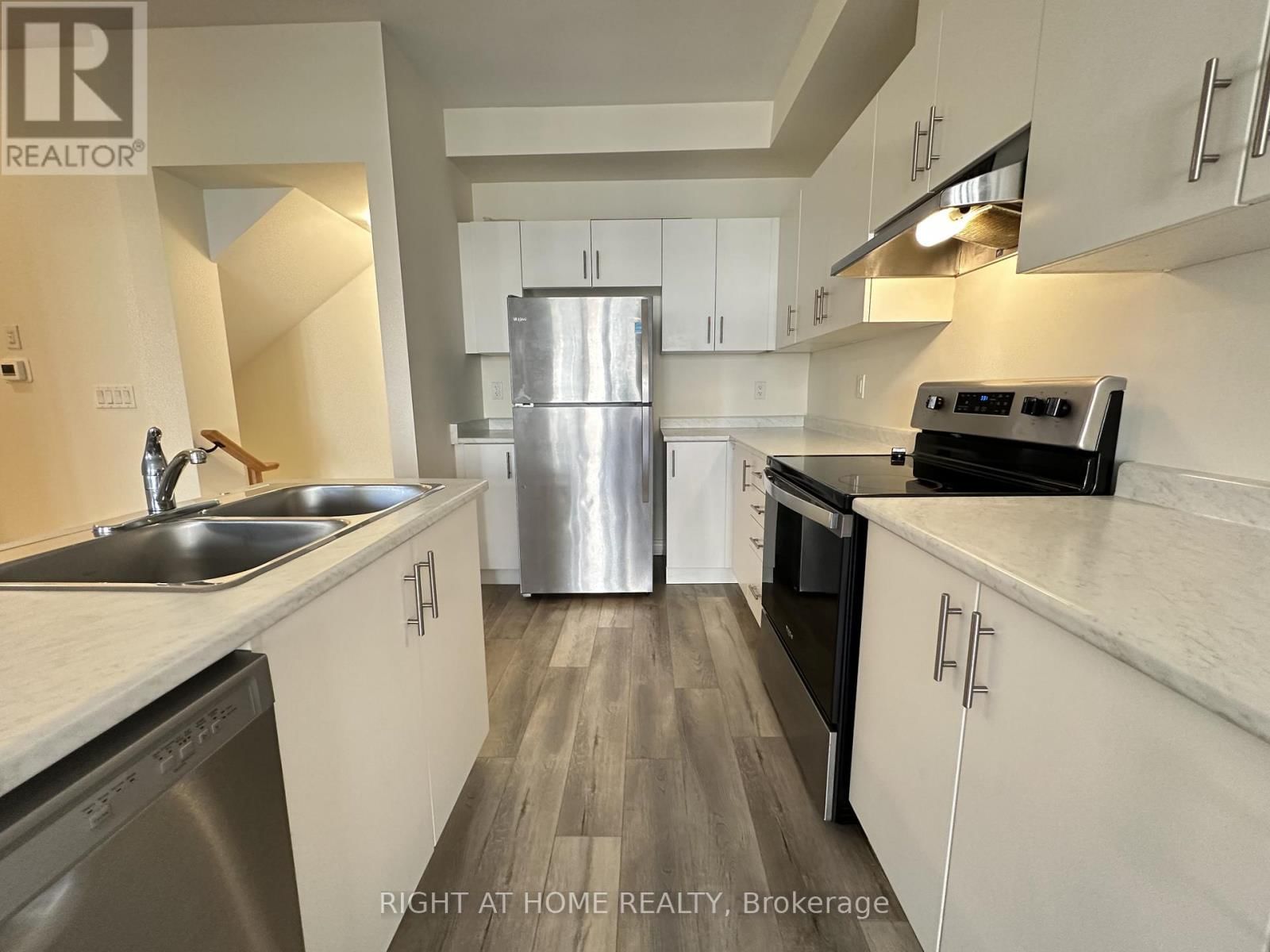 22 - 40 ZINFANDEL DRIVE Image 11