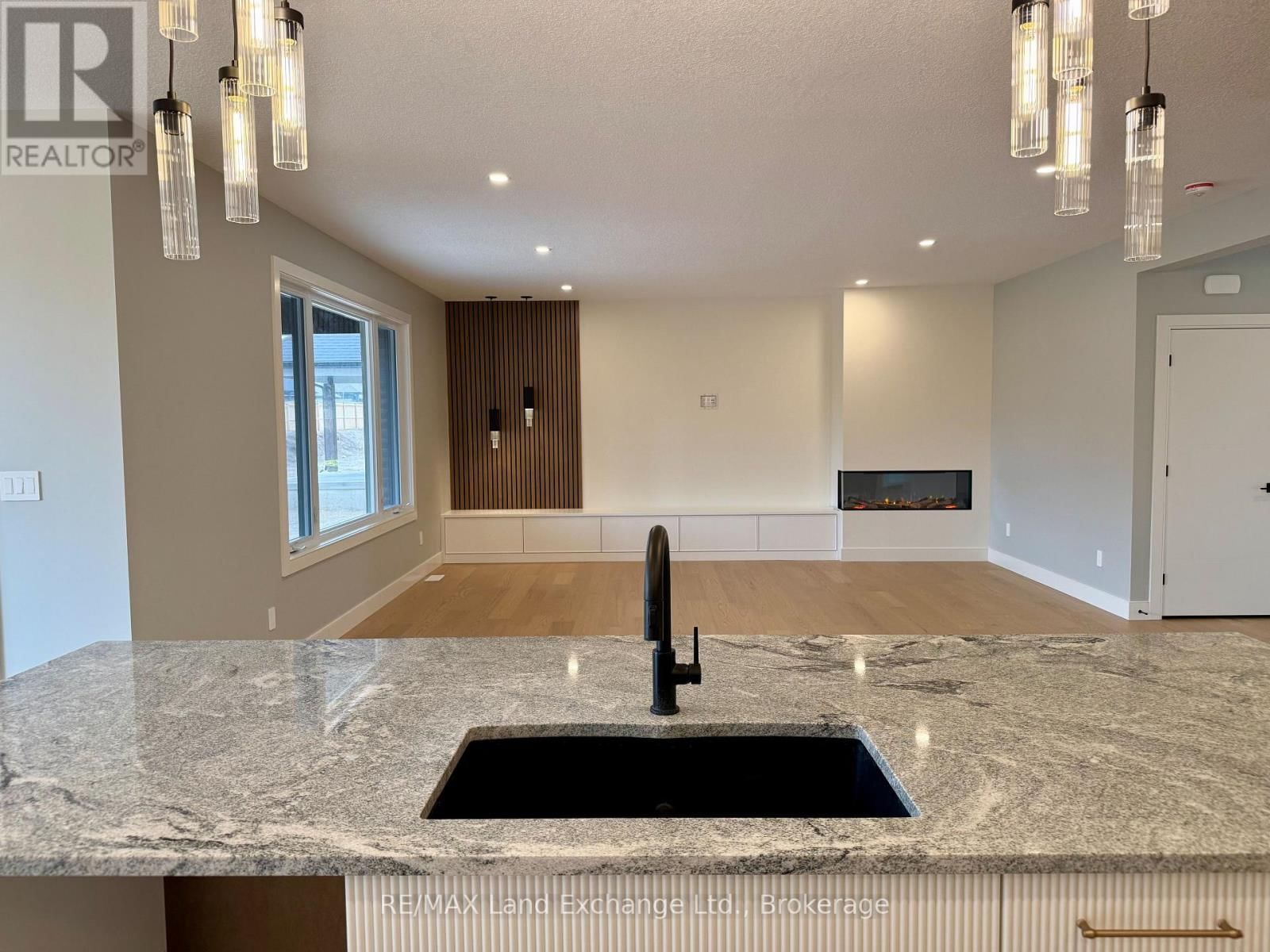 962 BOGDANOVIC WAY Image 13