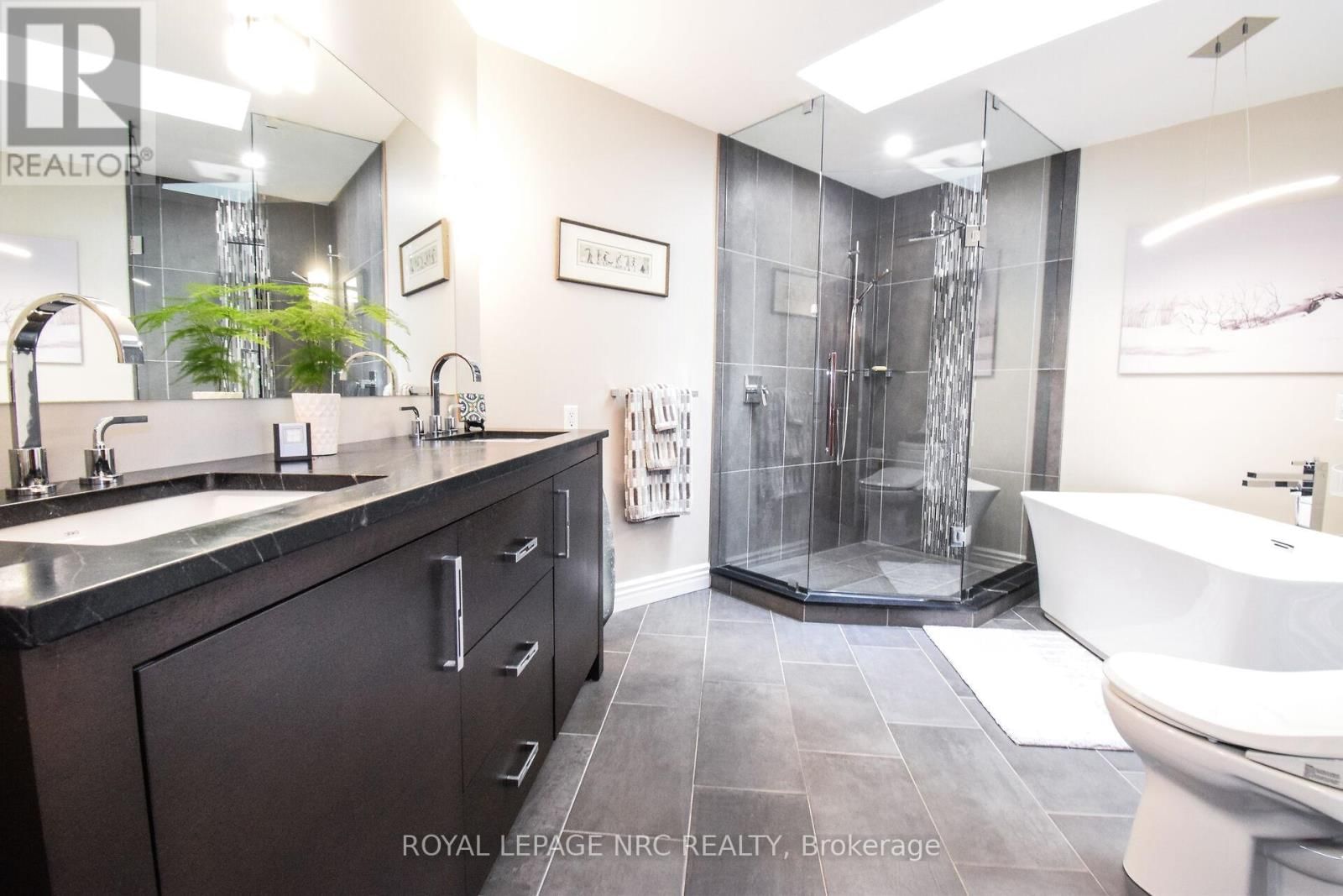 303 - 55 MAIN STREET Image 27