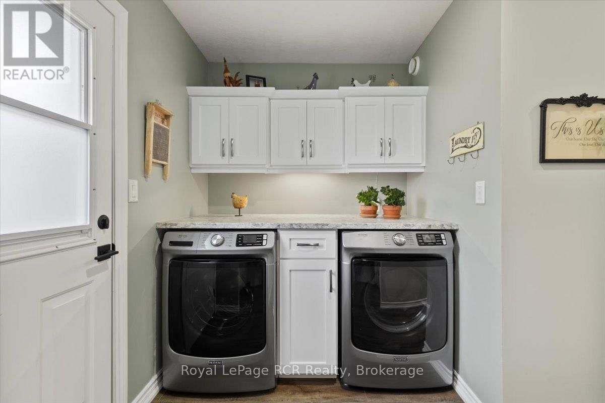 219 16TH AVENUE CRESCENT Image 16