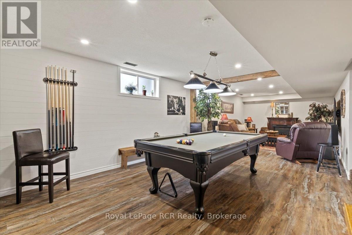 219 16TH AVENUE CRESCENT Image 18