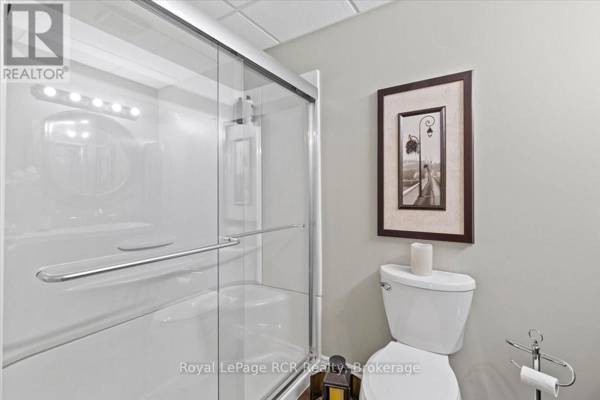 219 16TH AVENUE CRESCENT Image 24