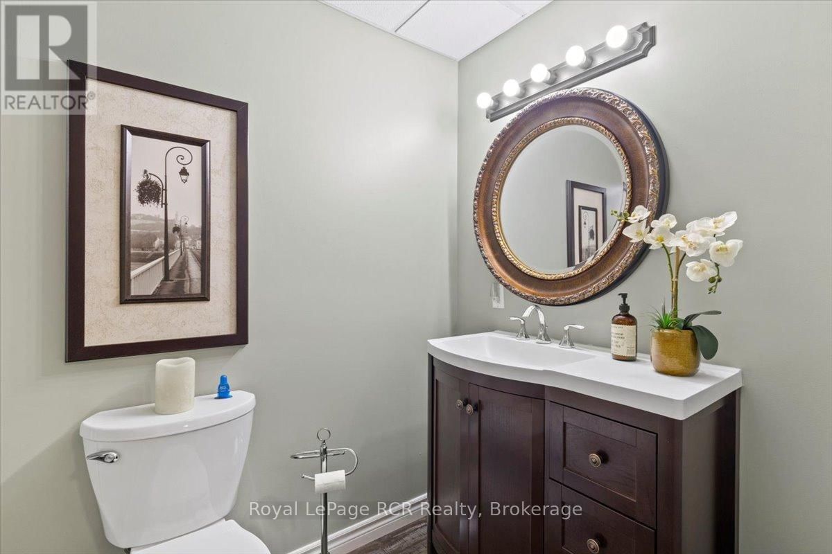 219 16TH AVENUE CRESCENT Image 25