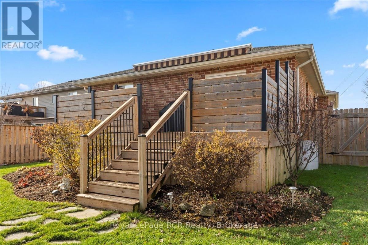 219 16TH AVENUE CRESCENT Image 29