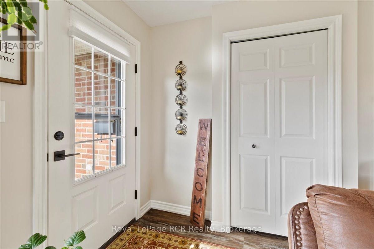 219 16TH AVENUE CRESCENT Image 3