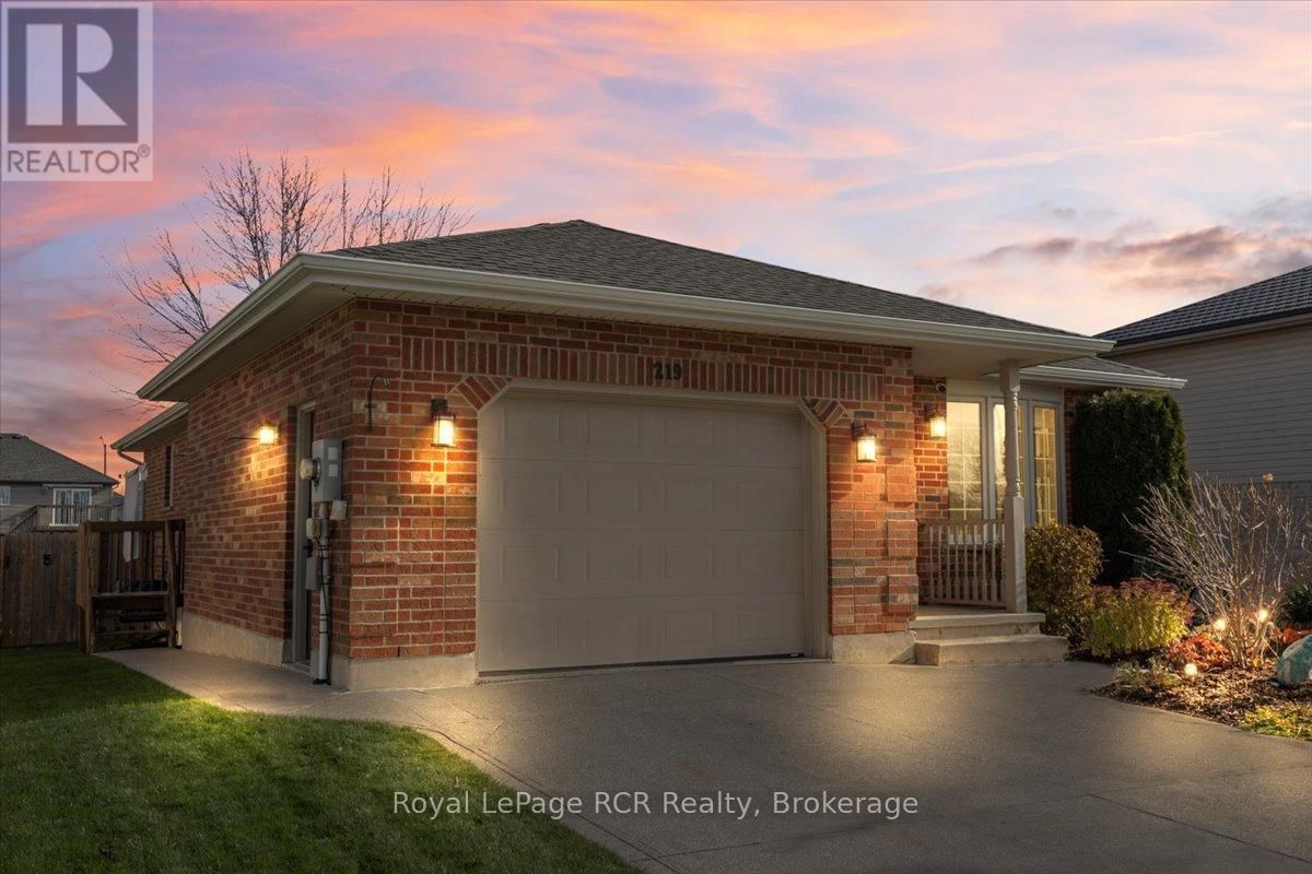 219 16TH AVENUE CRESCENT Image 34