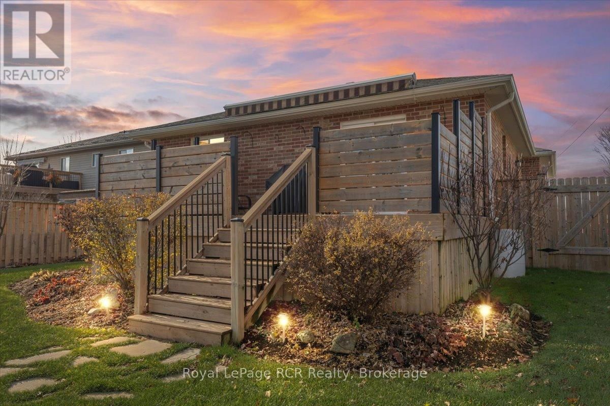 219 16TH AVENUE CRESCENT Image 35