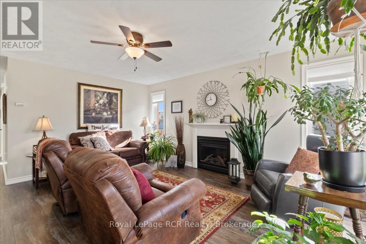 219 16TH AVENUE CRESCENT Image 4