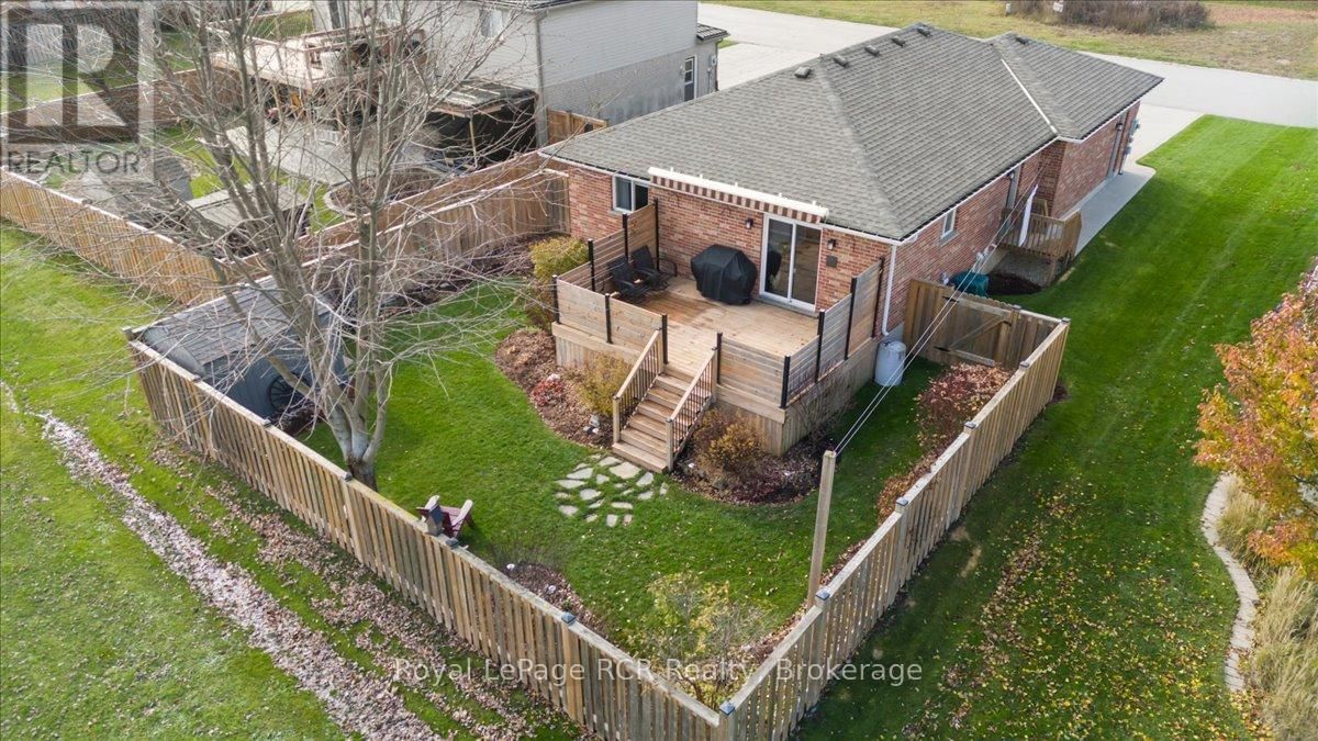 219 16TH AVENUE CRESCENT Image 40