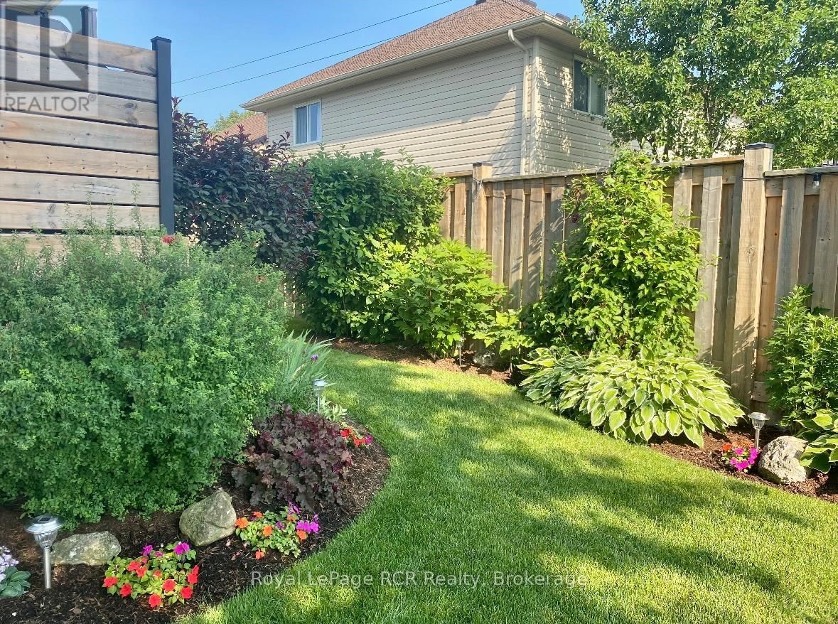 219 16TH AVENUE CRESCENT Image 44