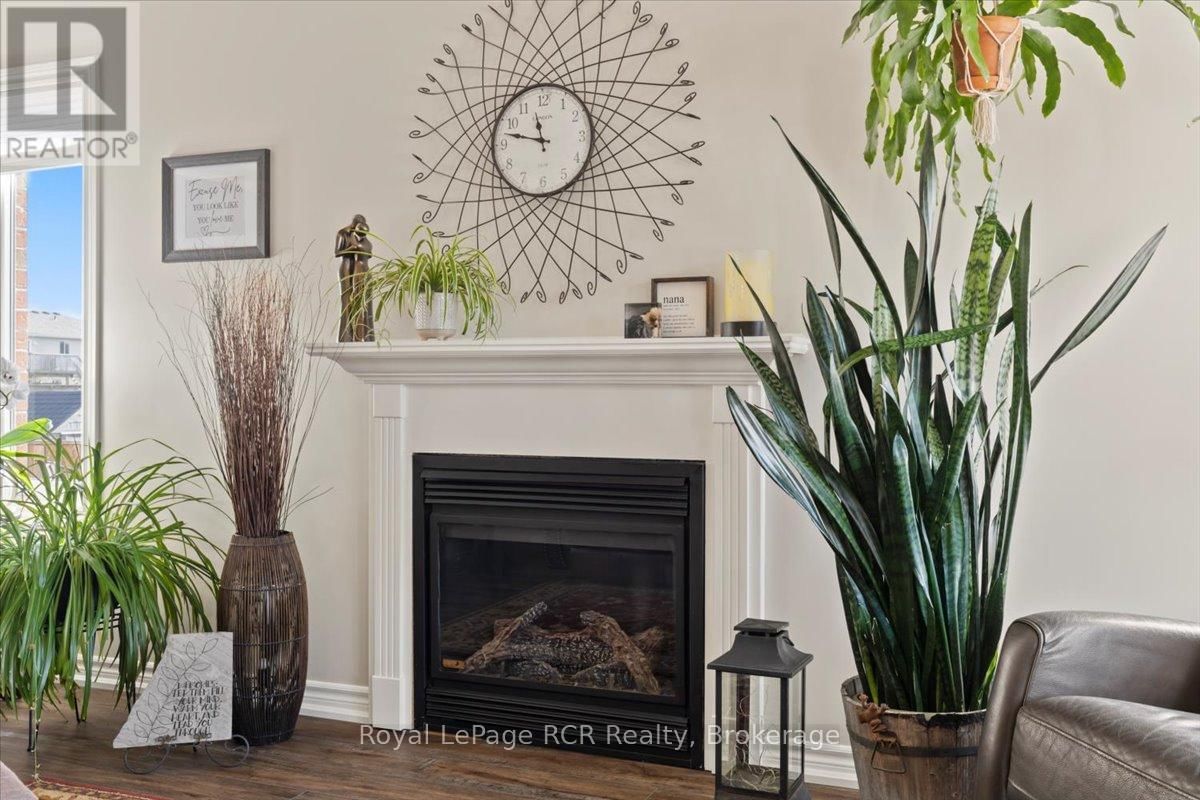 219 16TH AVENUE CRESCENT Image 7