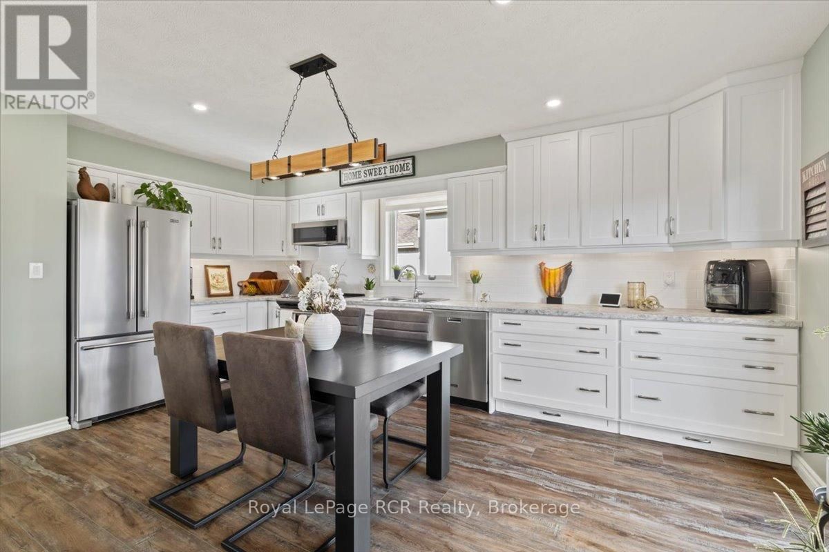 219 16TH AVENUE CRESCENT Image 8