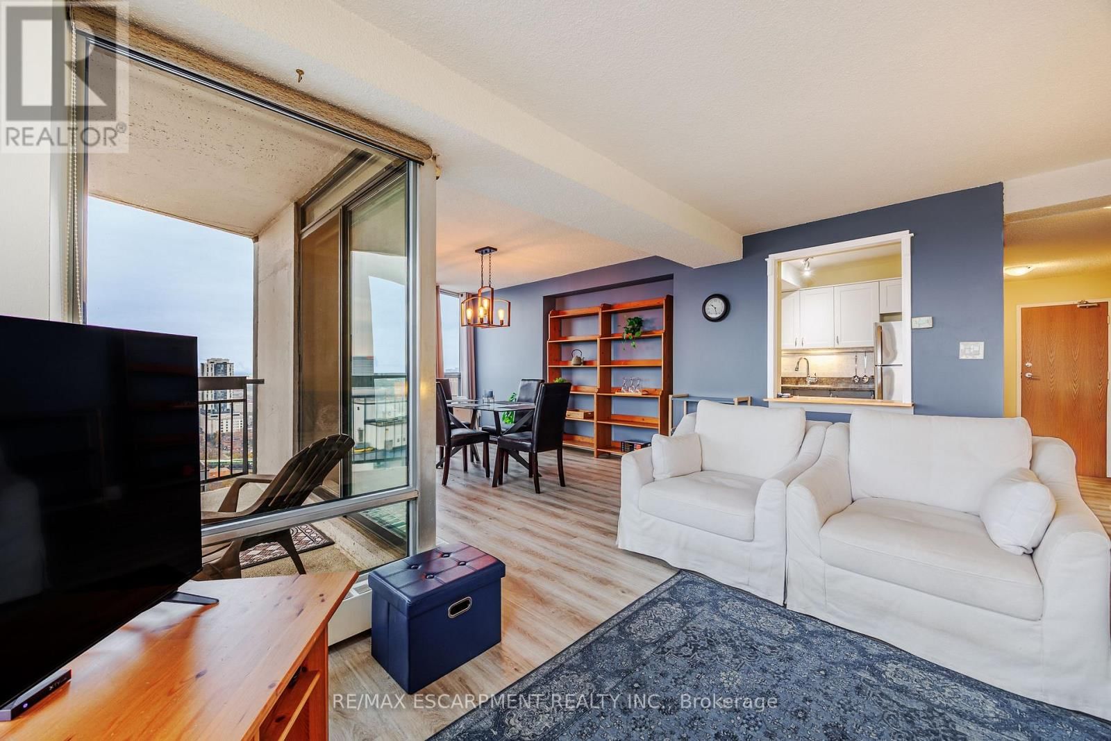 2604 - 150 CHARLTON AVENUE EAST Image 5