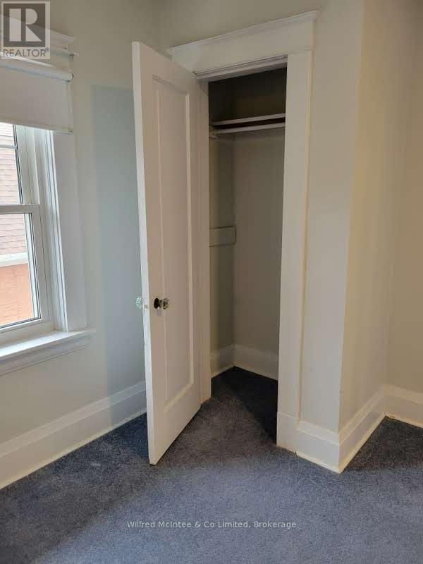 376 LAMBTON STREET Image 21