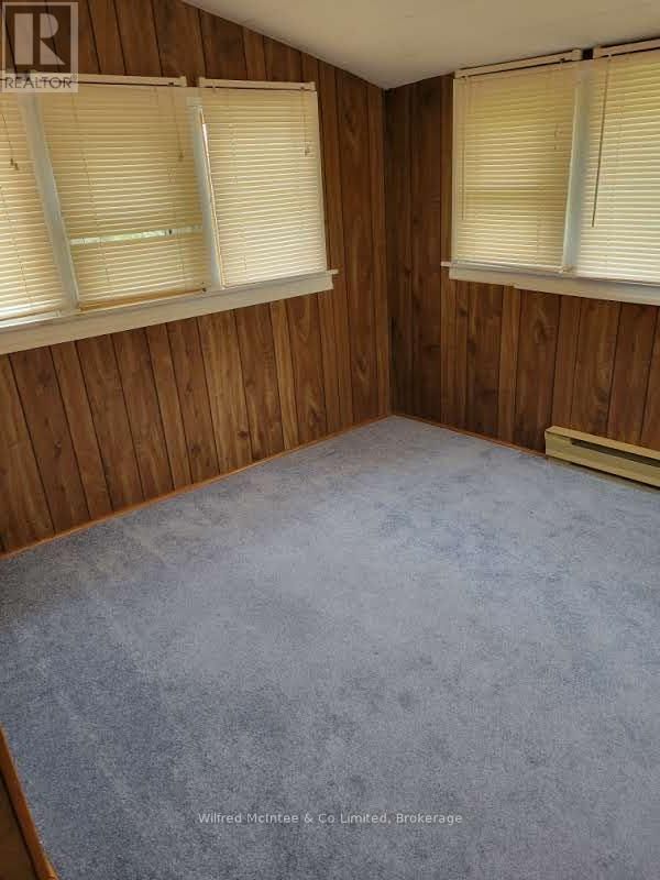 376 LAMBTON STREET Image 23