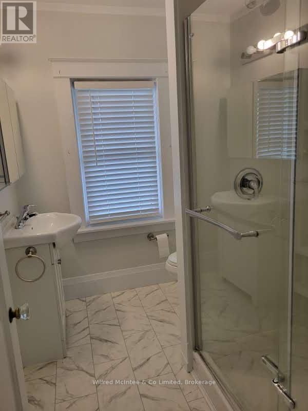 376 LAMBTON STREET Image 25