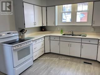 376 LAMBTON STREET Image 6