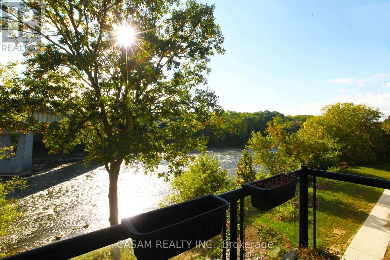 10 - 2 WILLOW STREET NORTH Image 15