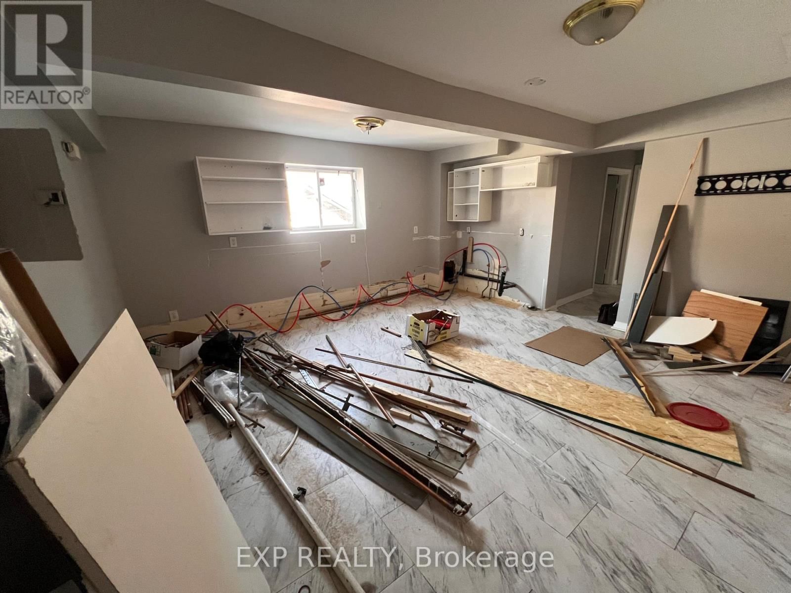 1079 WELLINGTON STREET WEST Image 21