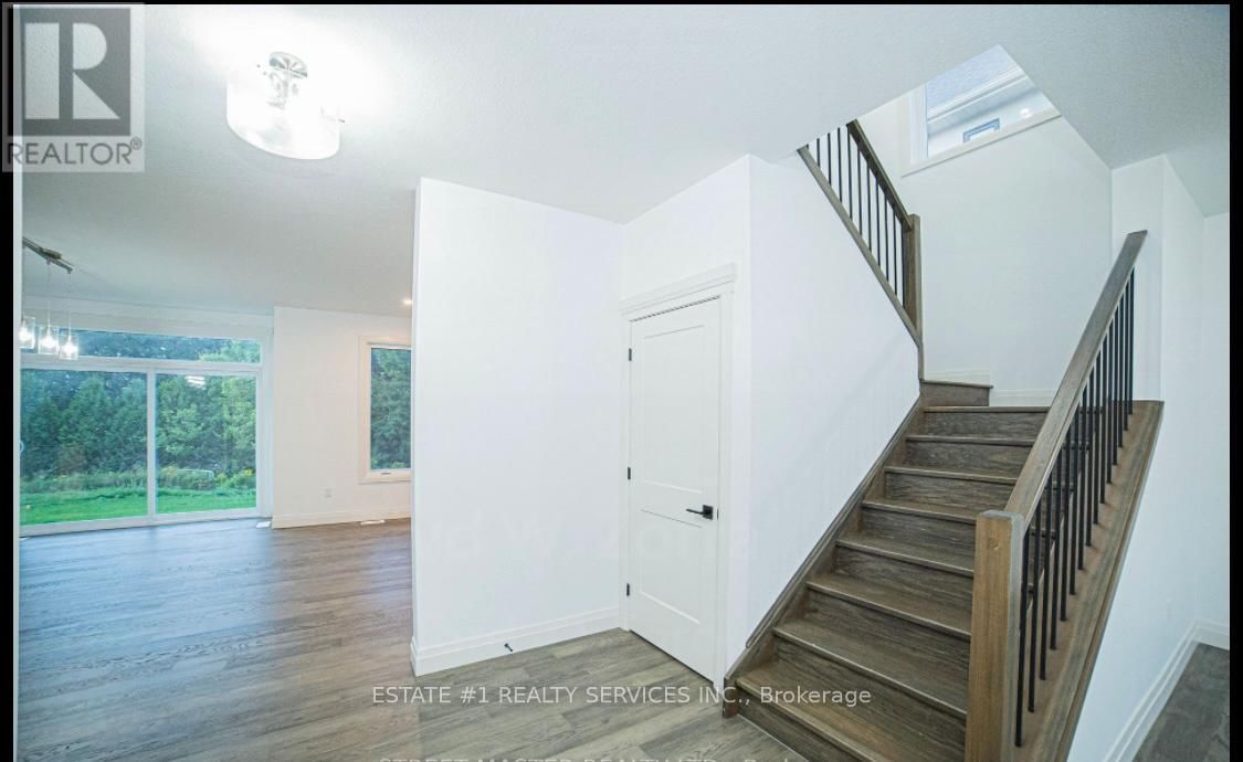 20 FERRIS BOULEVARD WEST Image 11