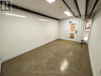 Commercial for Rent in Ontario