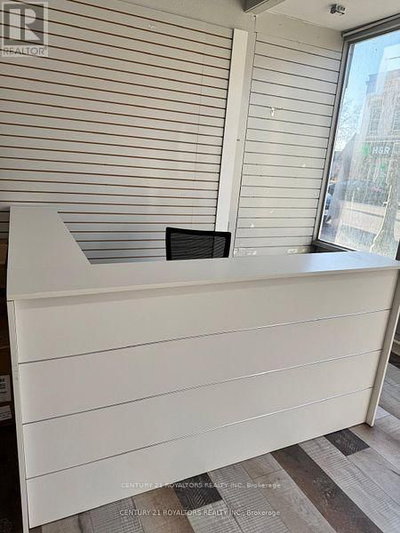 Image #1 of Commercial for Sale at Dundas, Woodstock , Ontario