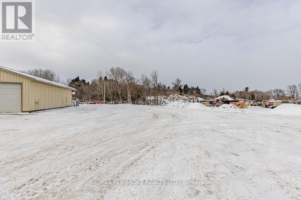 1366 PEMBROKE STREET EAST Image 18