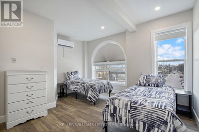 Image #1 of Commercial for Sale at Talbot, St. Thomas, Ontario