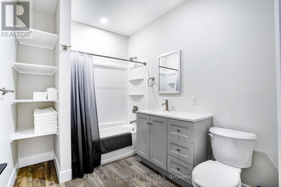 Image #1 of Commercial for Sale at Talbot, St. Thomas, Ontario