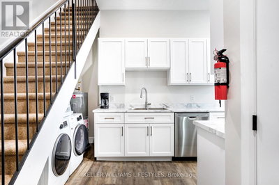 Image #1 of Commercial for Sale at Talbot, St. Thomas, Ontario