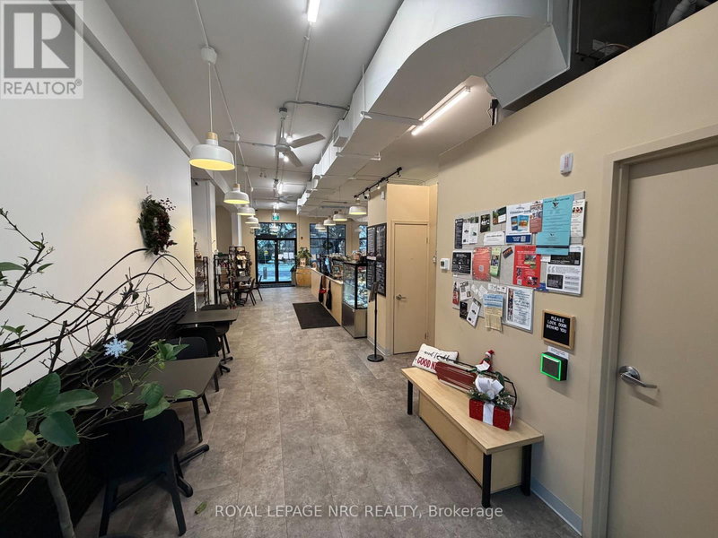 Image #1 of Restaurant for Sale at York, Niagara On The Lake , Ontario