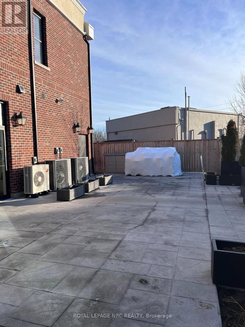 Image #1 of Restaurant for Sale at York, Niagara On The Lake , Ontario