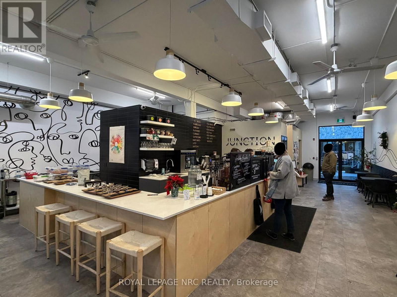 Image #1 of Restaurant for Sale at York, Niagara On The Lake , Ontario