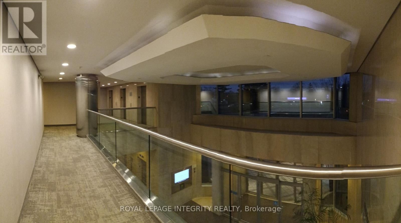 204 - 1929 RUSSELL ROAD Image 13