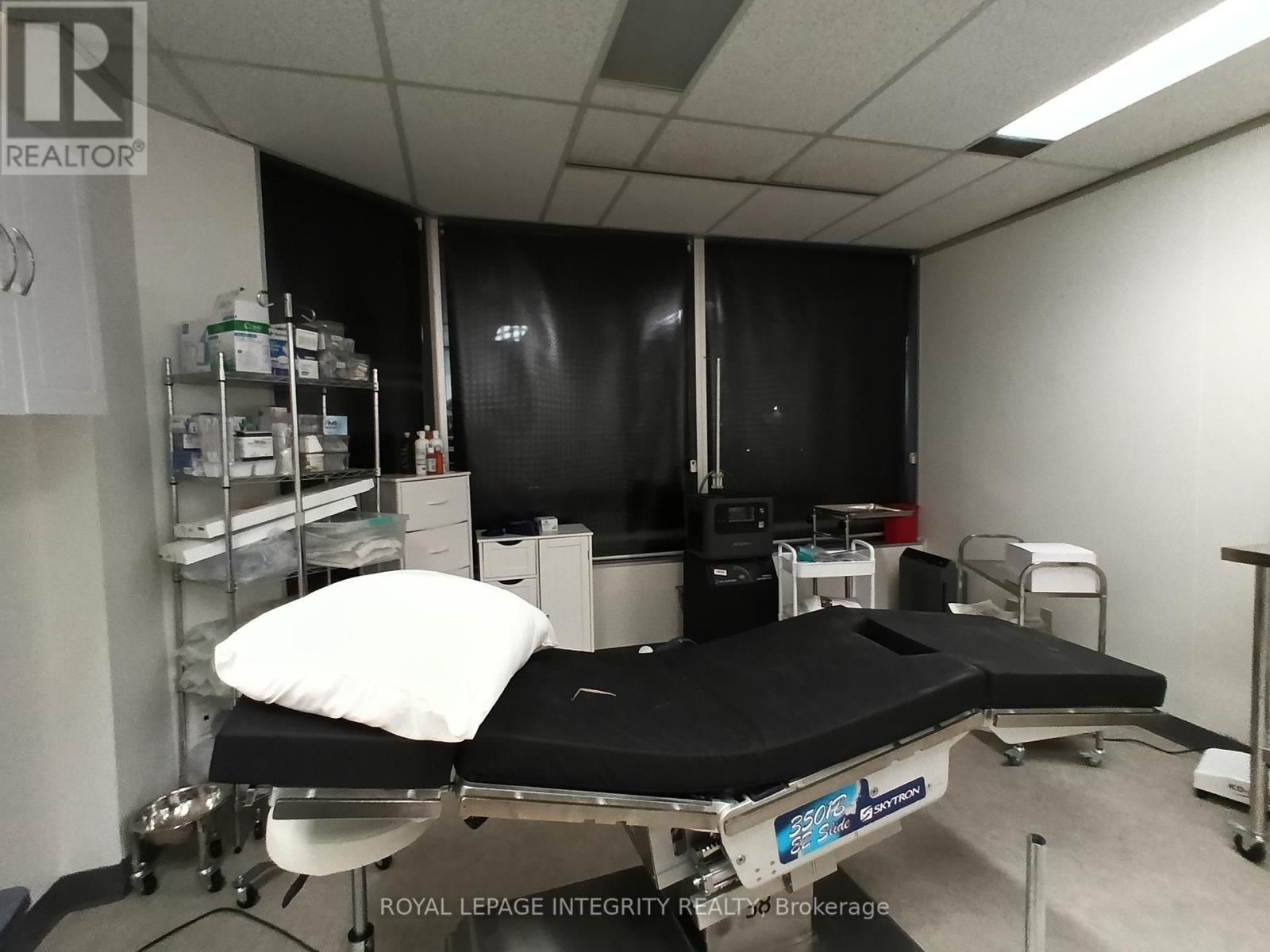 204 - 1929 RUSSELL ROAD Image 15