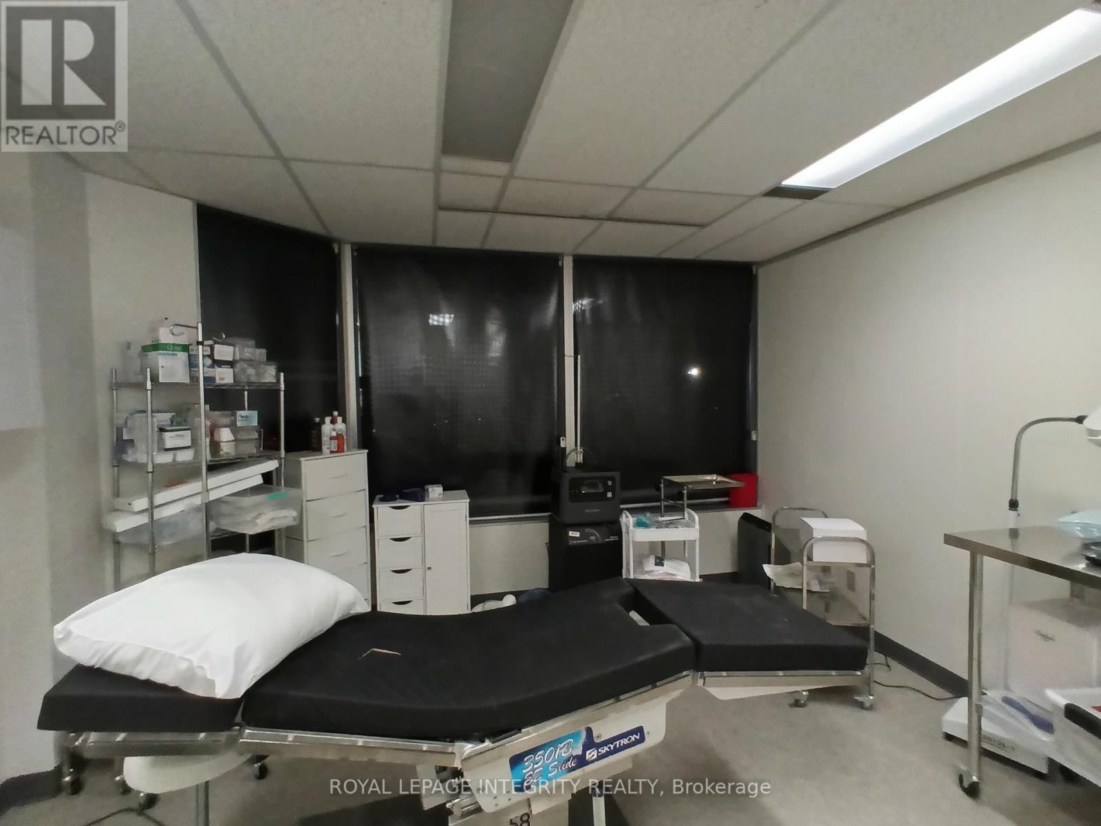 204 - 1929 RUSSELL ROAD Image 19