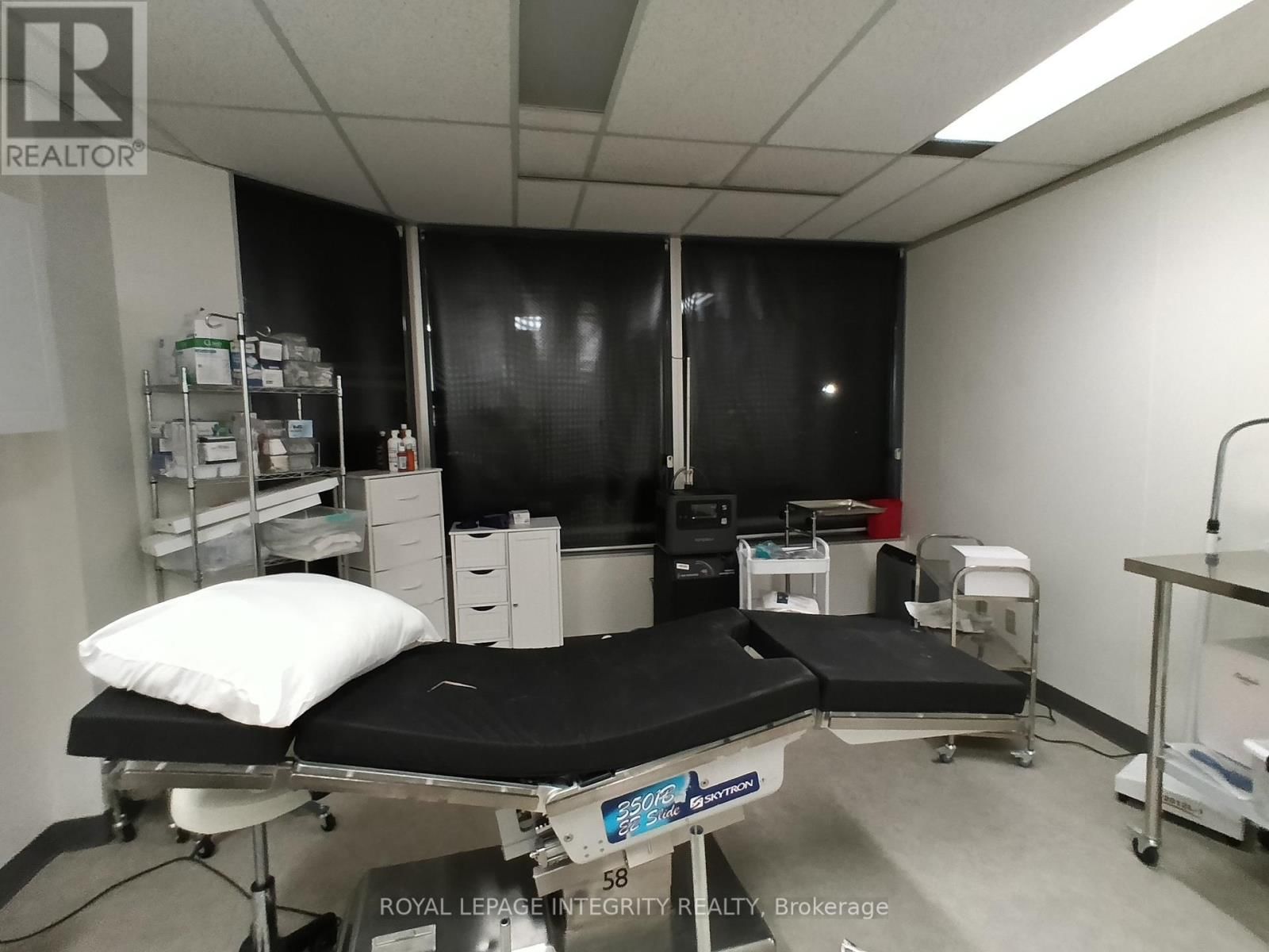 204 - 1929 RUSSELL ROAD Image 24