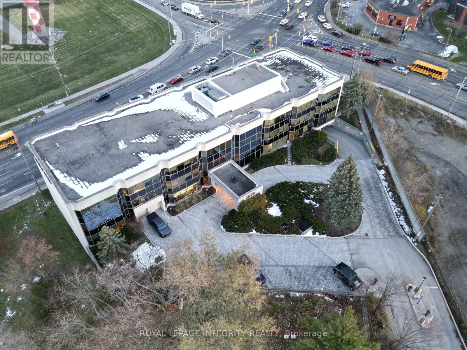 204 - 1929 RUSSELL ROAD Image 26