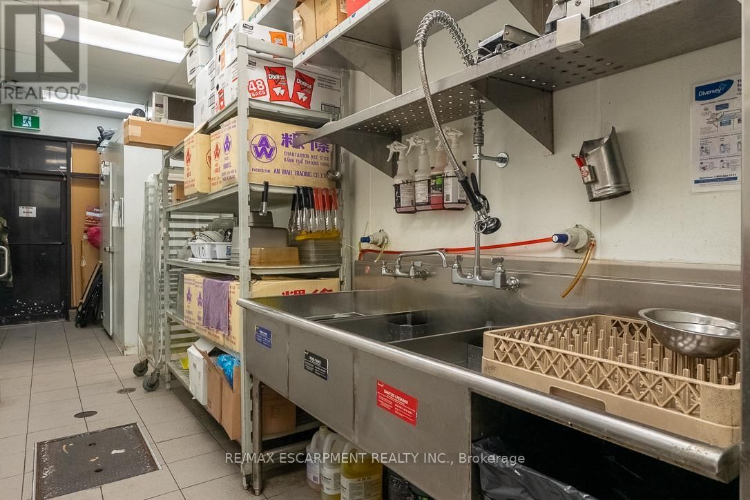 3 - 300 FOURTH AVENUE Image 10