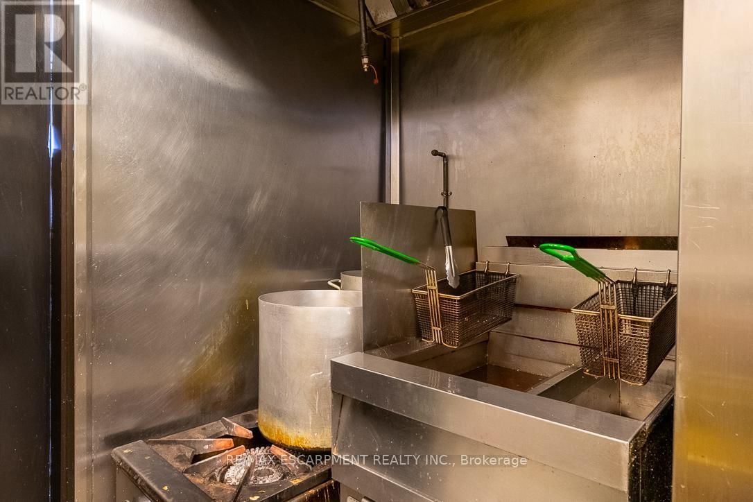 3 - 300 FOURTH AVENUE Image 22