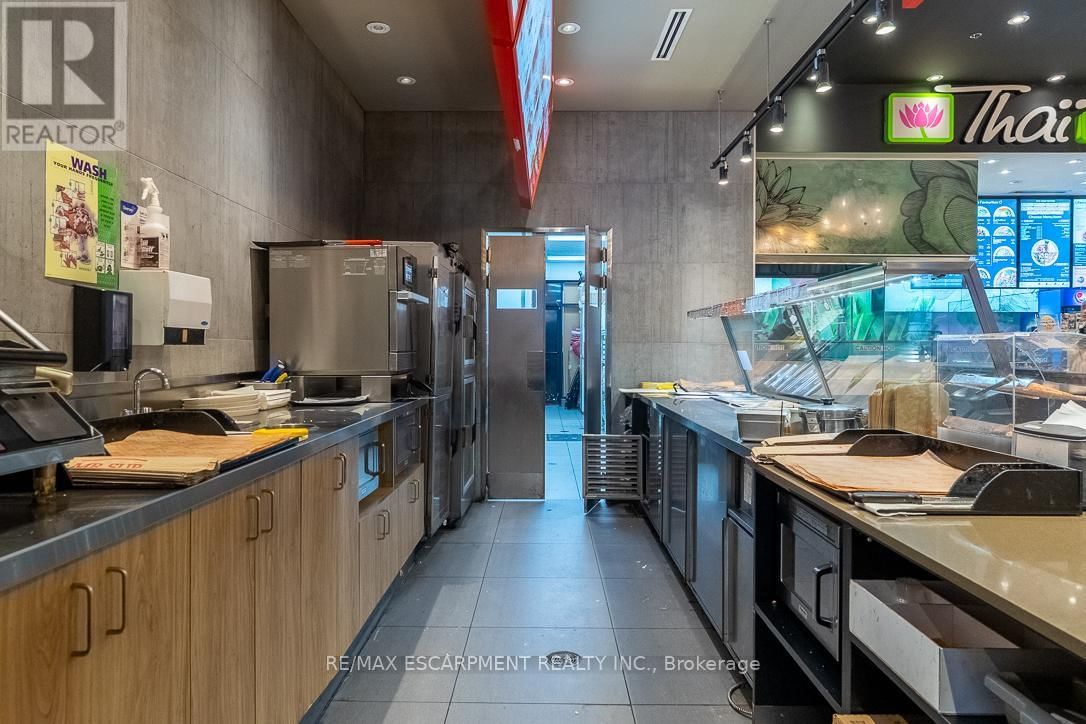 3 - 300 FOURTH AVENUE Image 8