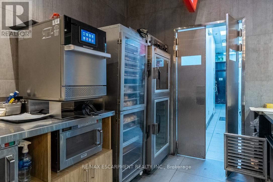 3 - 300 FOURTH AVENUE Image 9