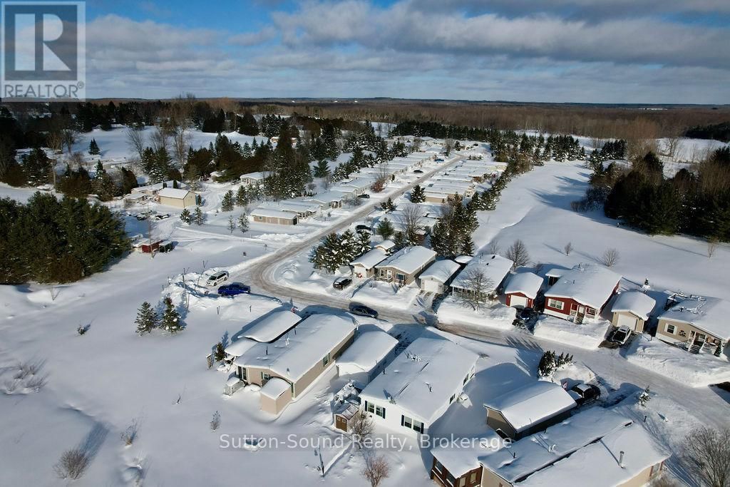 144 ROSEWOOD DRIVE Image 35