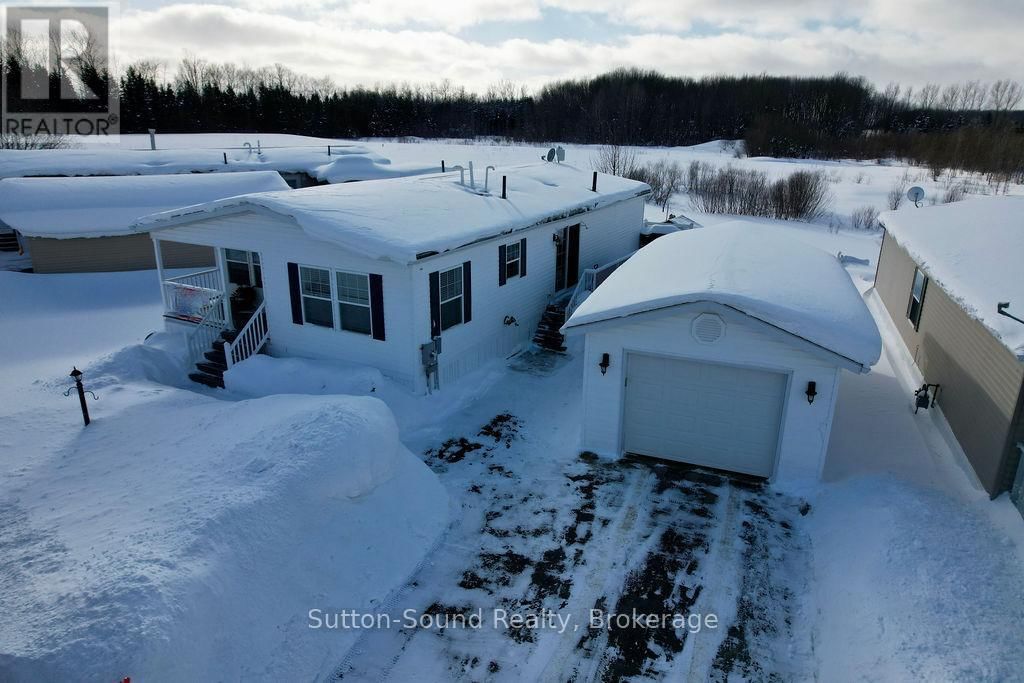 144 ROSEWOOD DRIVE Image 36