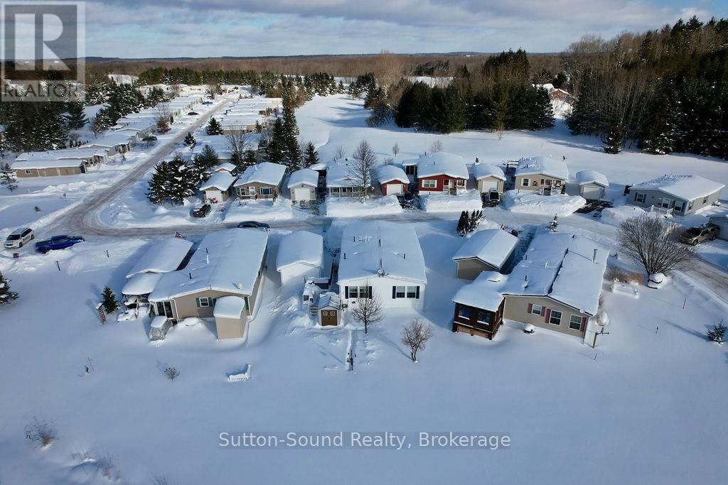 144 ROSEWOOD DRIVE Image 38