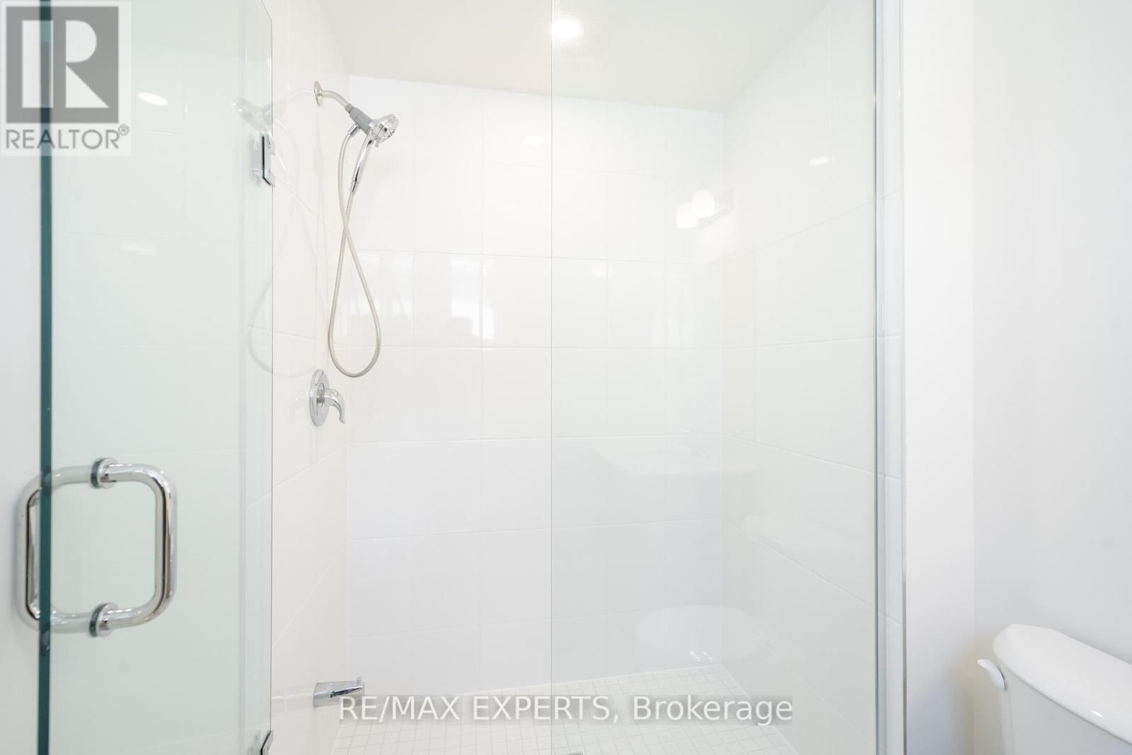 2nd Flr - 54 DEBOIS STREET Image 27