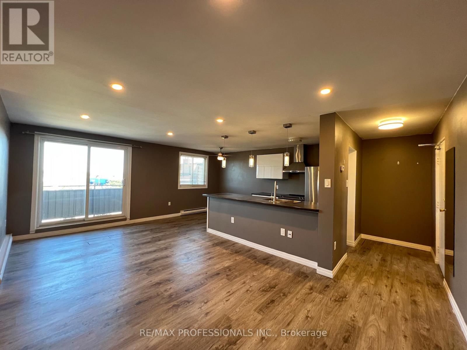 601 - 1102 JALNA BOULEVARD Image 7