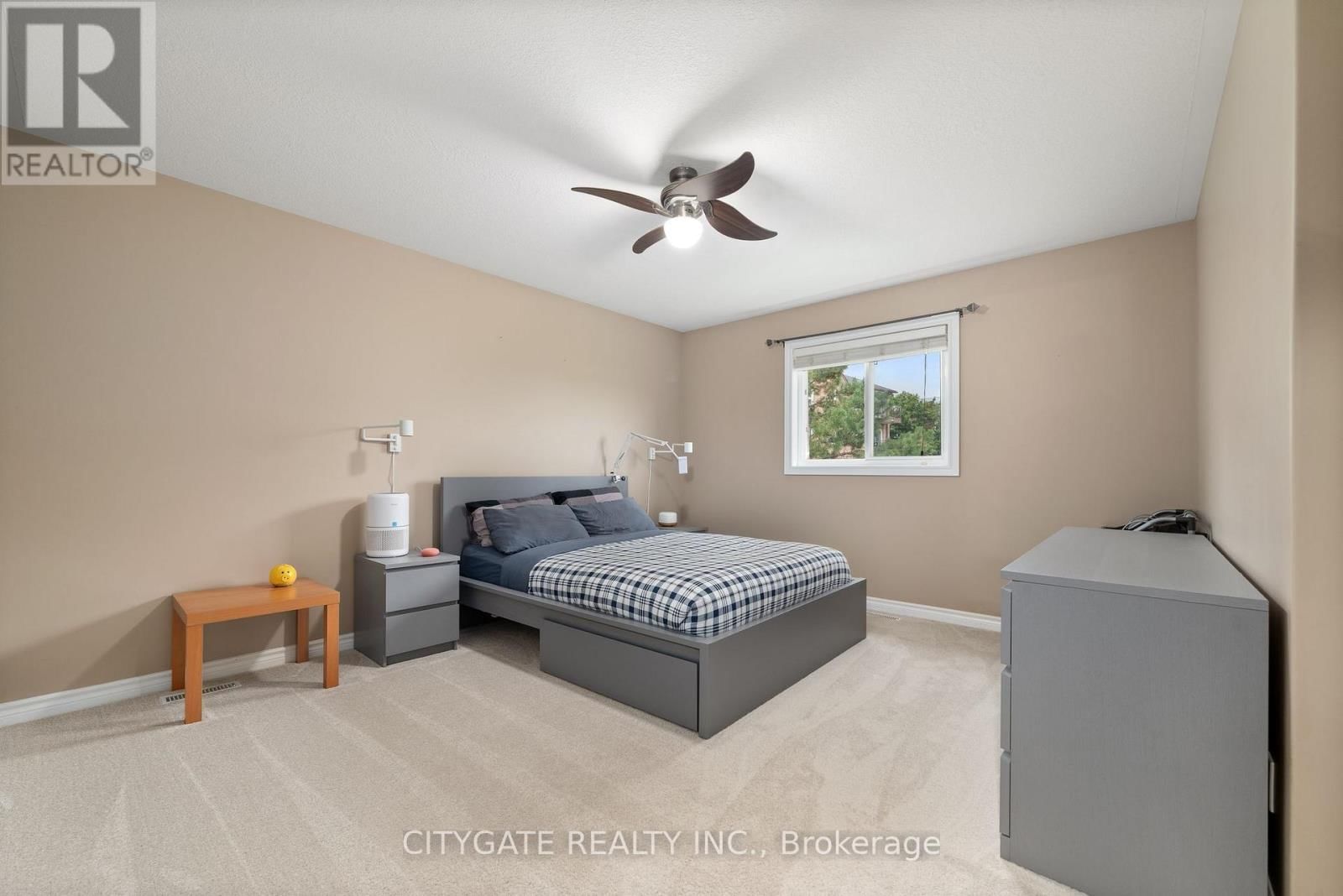 43 FOLLWELL CRESCENT Image 16