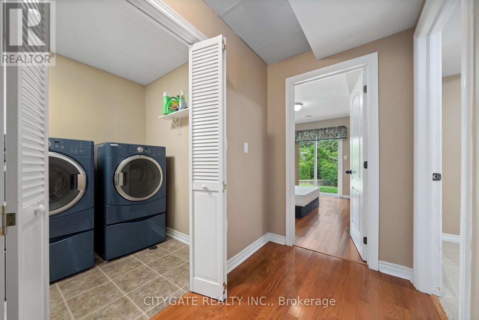 43 FOLLWELL CRESCENT Image 28